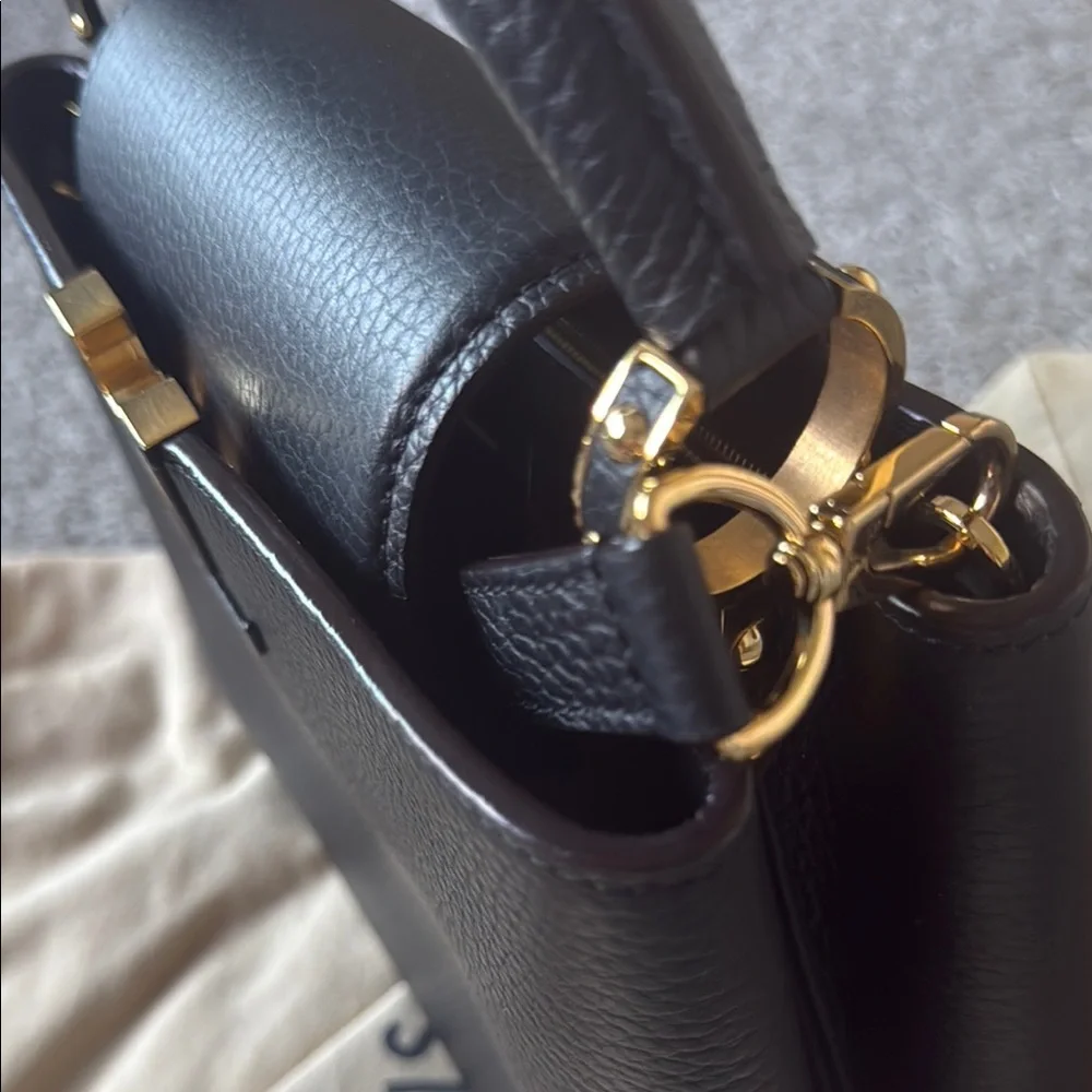 Louis Vuitton Black Crossbody Bag with Textured Leather - Picture 13 of 15